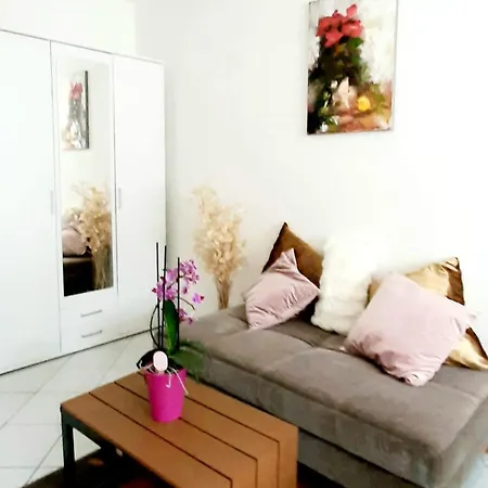 Messezimmer ホームステイ *